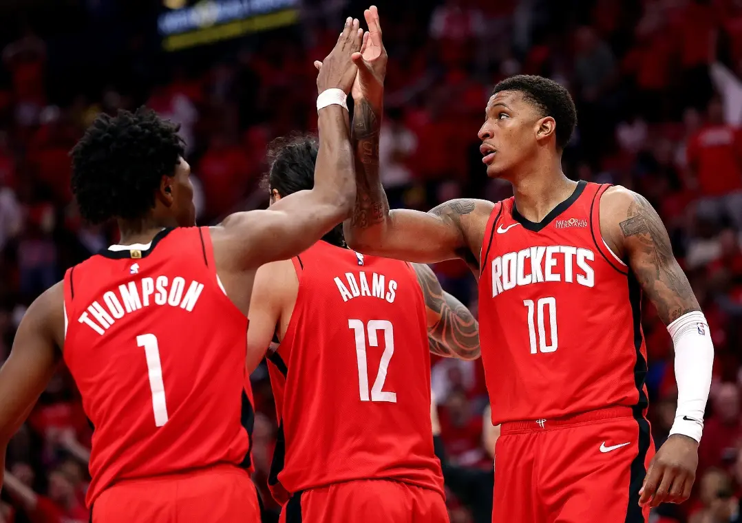 火箭对于伊, 火箭自然更 火箭对于伊, 火箭自然更