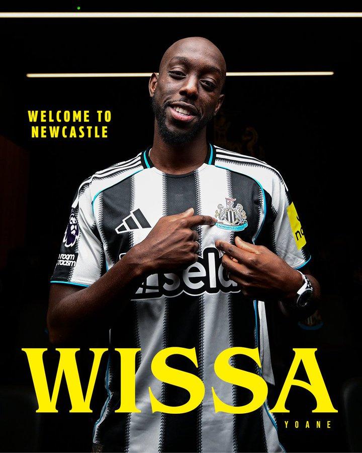 的人包围 的人包围