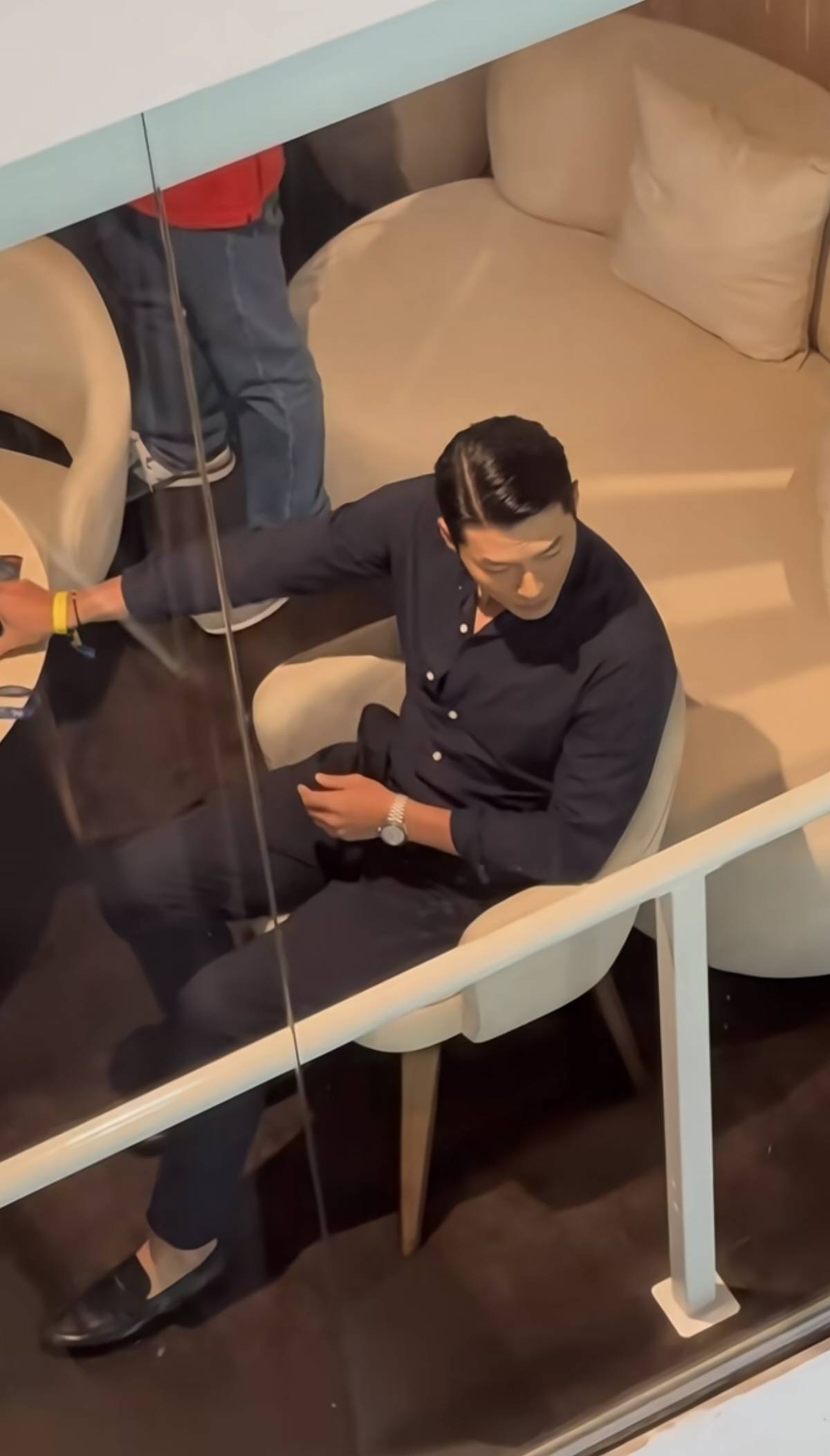 平衡点, 更显普通一, 近来新加坡